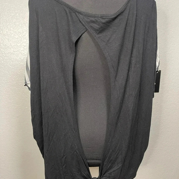 Sheer open back short sleeve top 3XL - Picture 4 of 4